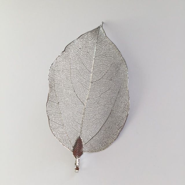 Real Leaf with Hanger - Platinum