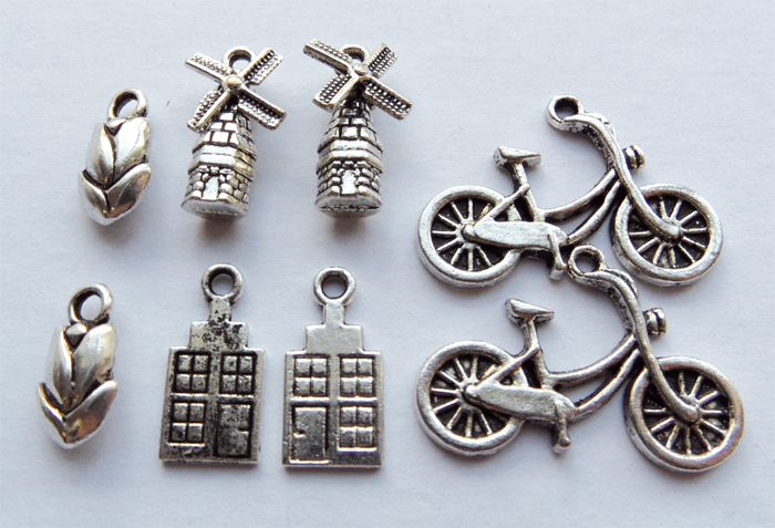 SALE Marianne Design Charms - Dutch